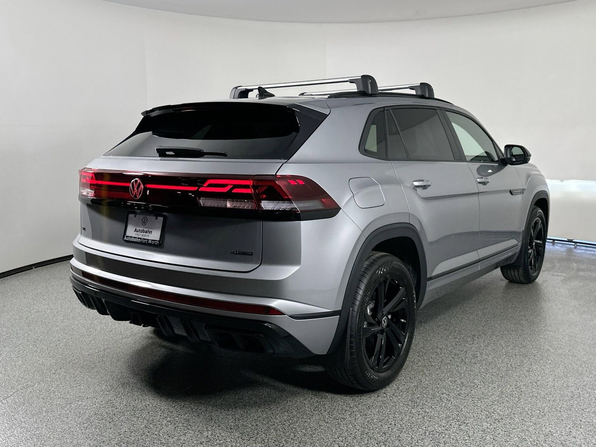 New 2026 Volkswagen Atlas Cross Sport SEL R-Line image 4