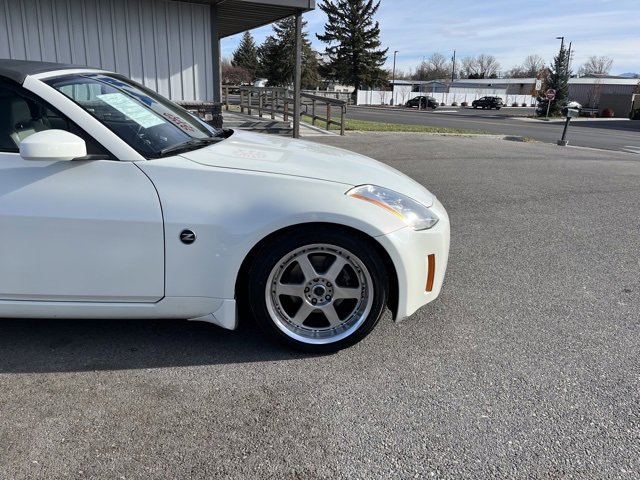 Used 2004 Nissan 350Z Touring image 14