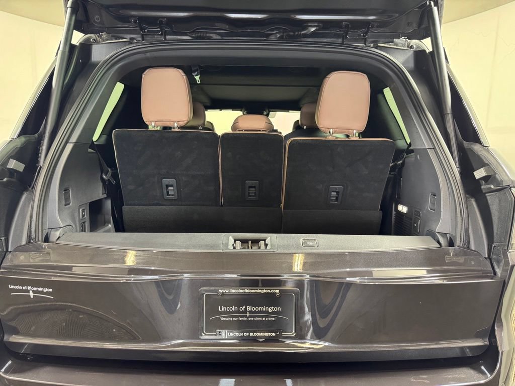 Certified 2025 Lincoln Navigator Black Label AWD/4WD image 19