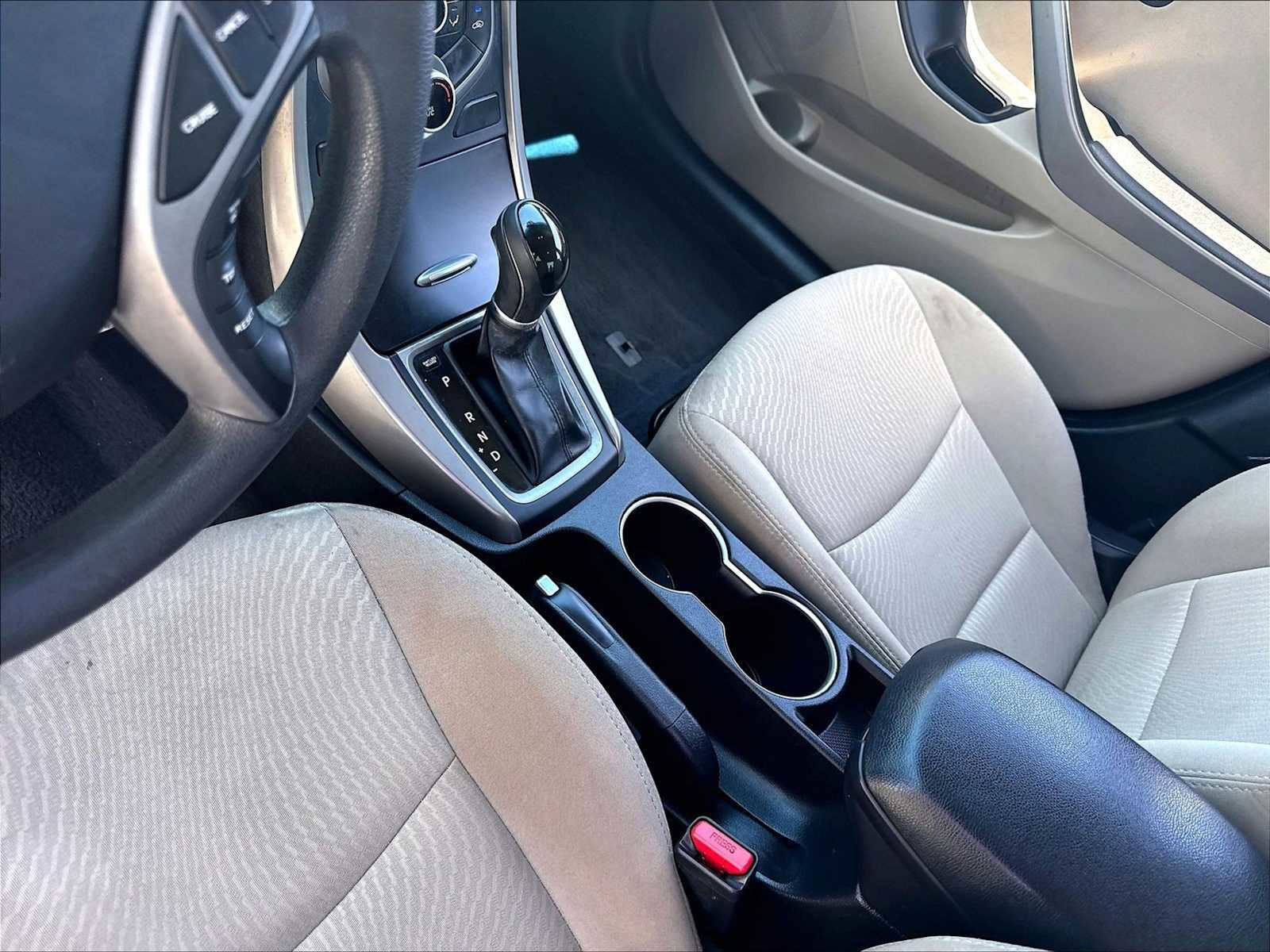 Used 2015 Hyundai Elantra SE w/ Option Group 02 FWD image 19