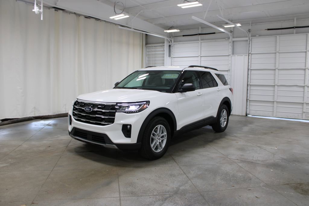 New 2026 Ford Explorer Active image 3