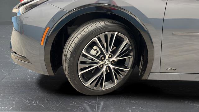 Used 2024 Toyota Prius LE AWD/4WD image 34