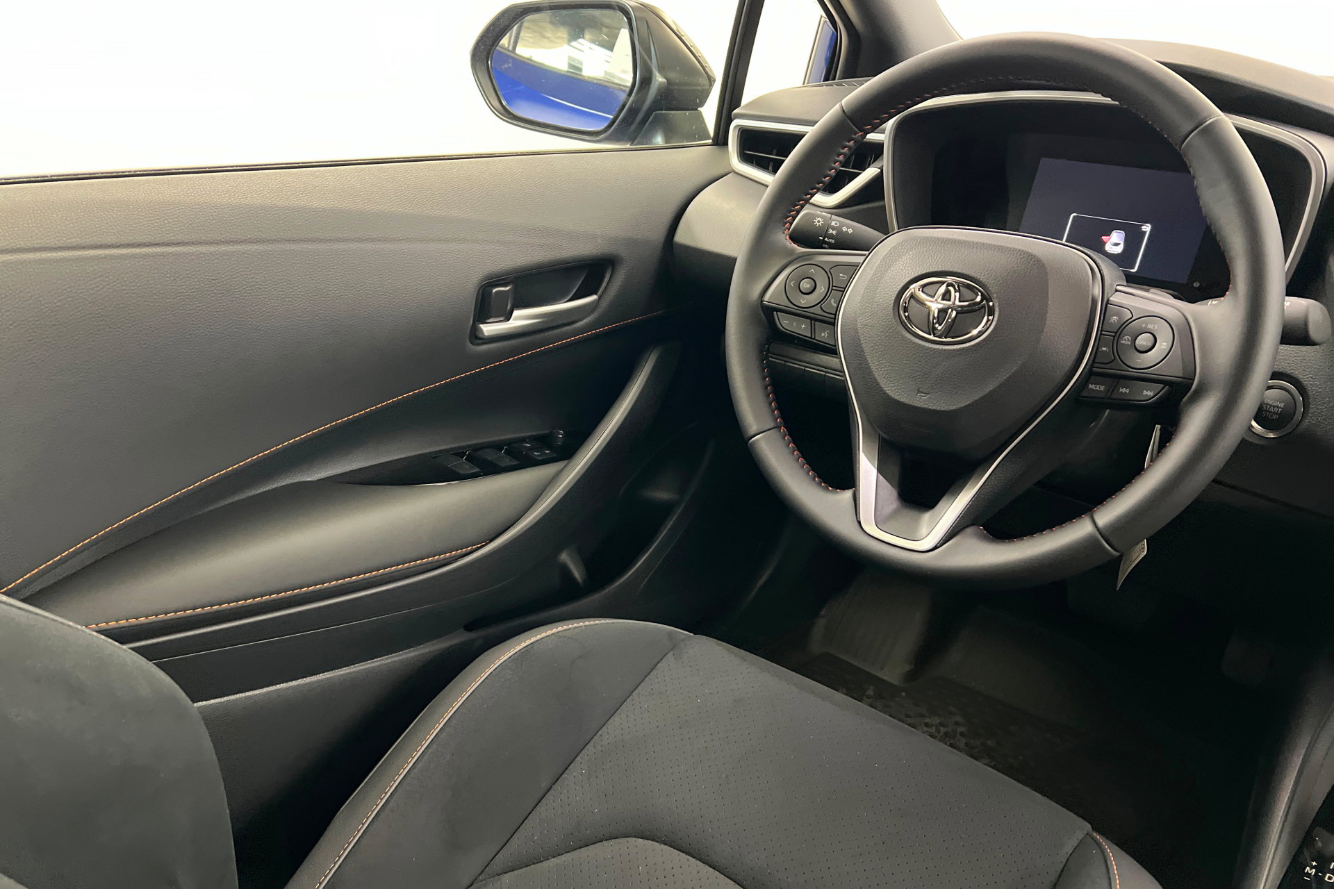 New 2026 Toyota Corolla SE FWD image 11