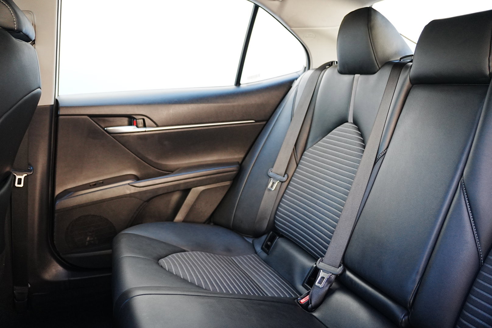 Used 2024 Toyota Camry SE image 15