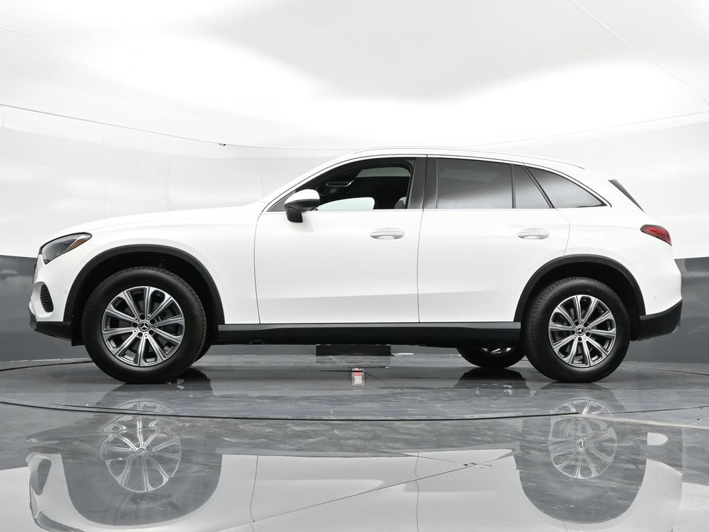 Used 2025 Mercedes-Benz GLC 300 4MATIC image 49