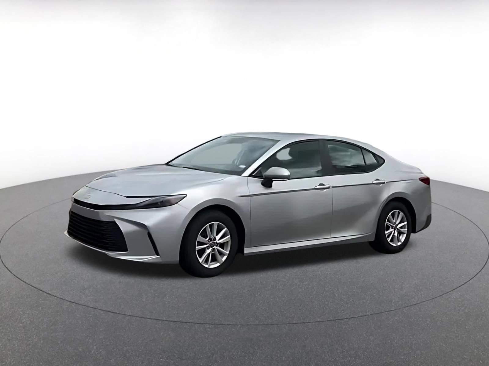 Used 2025 Toyota Camry LE image 7