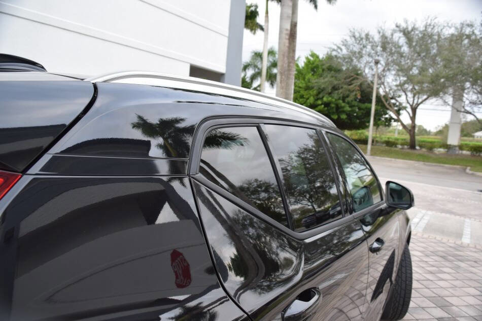 Used 2020 Volvo XC40 T5 Momentum w/ Protection Package Premier image 31