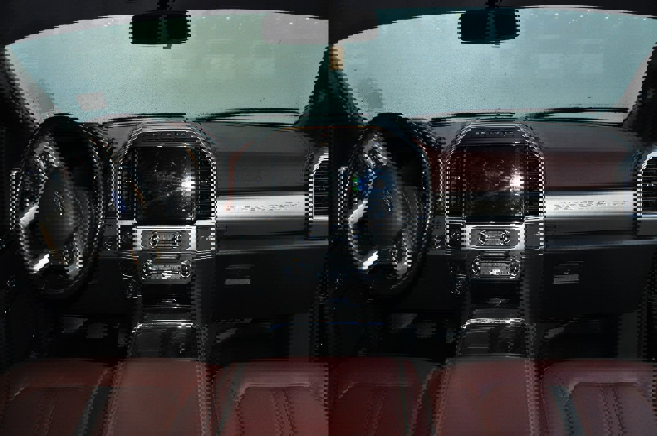 Used 2022 Ford F350 Platinum w/ FX4 Off-Road Package image 17