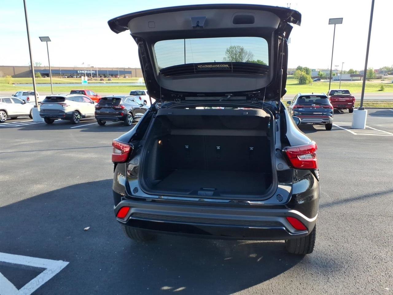 New 2026 Chevrolet Trax RS w/ Driver Confidence Package image 6