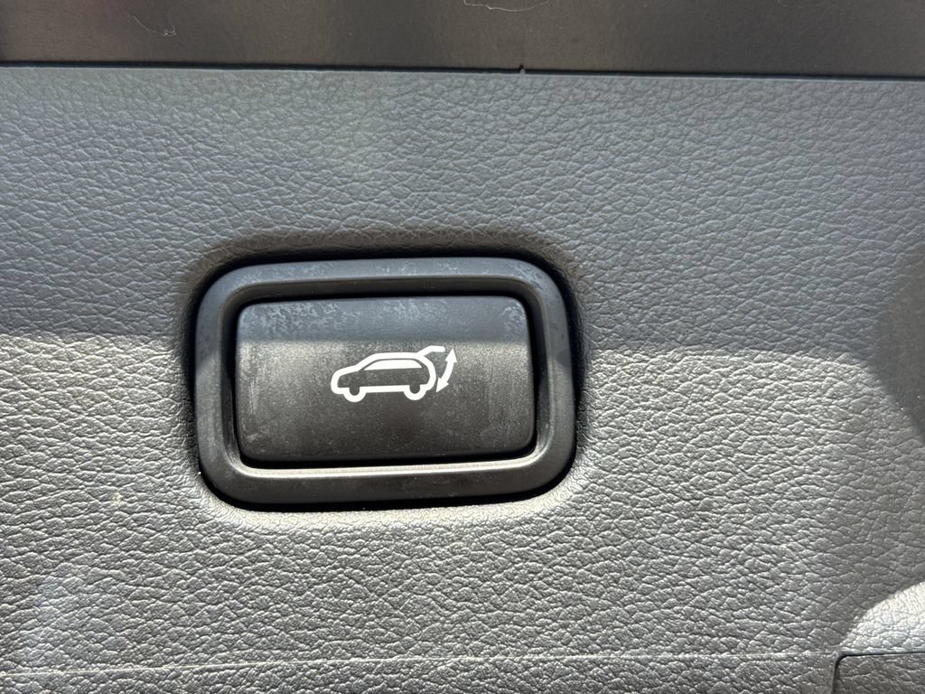 Certified 2022 Hyundai Palisade SEL w/ 8P Bench Seat Package FWD image 34