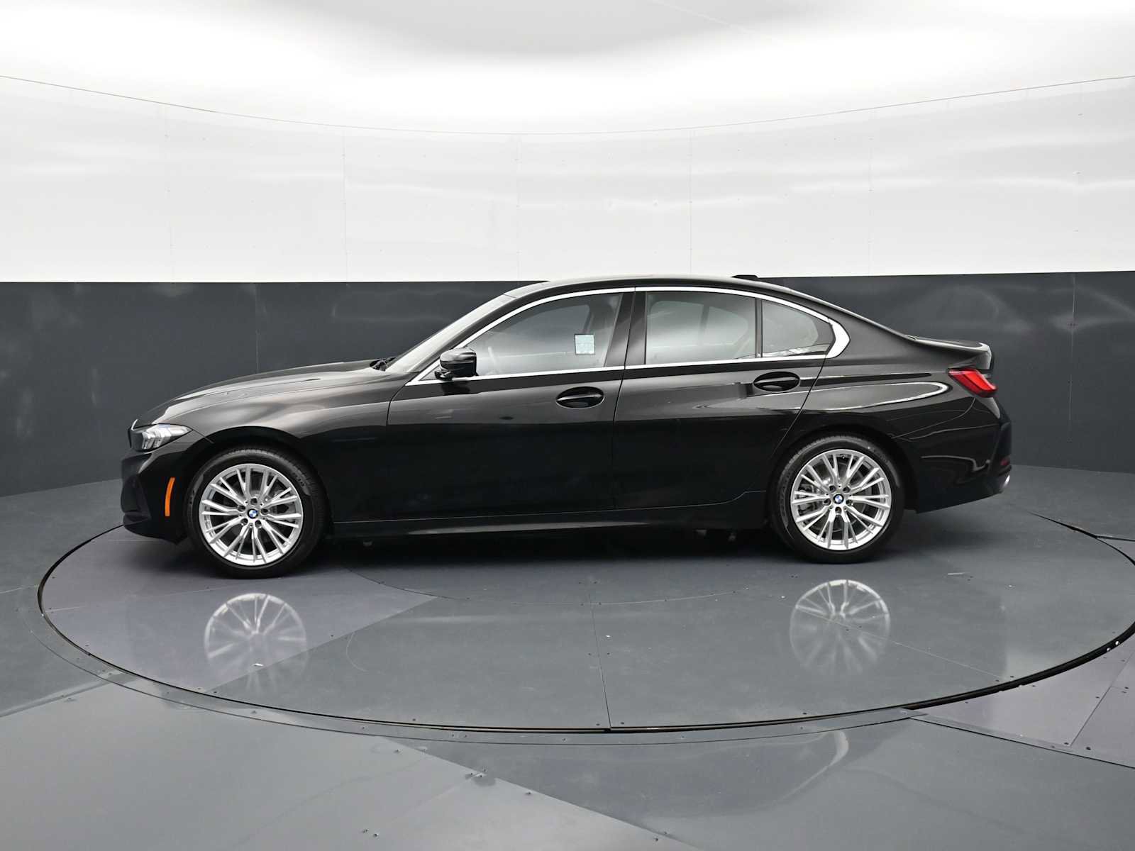 Certified 2024 BMW 330i Sedan w/ Premium Package RWD image 8