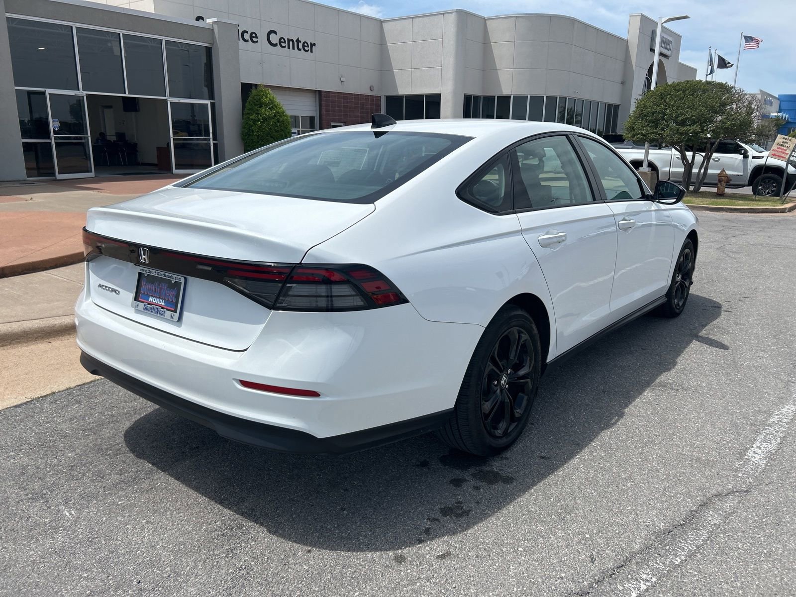 Used 2025 Honda Accord SE image 5