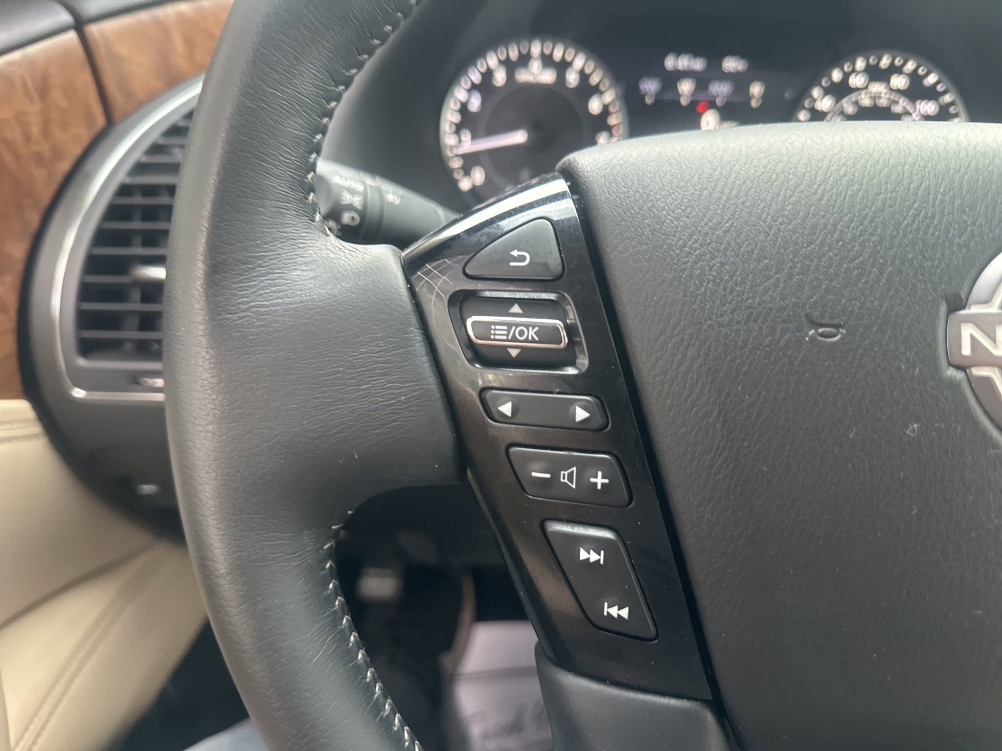 Used 2024 Nissan Armada SL w/ Cargo Package image 27