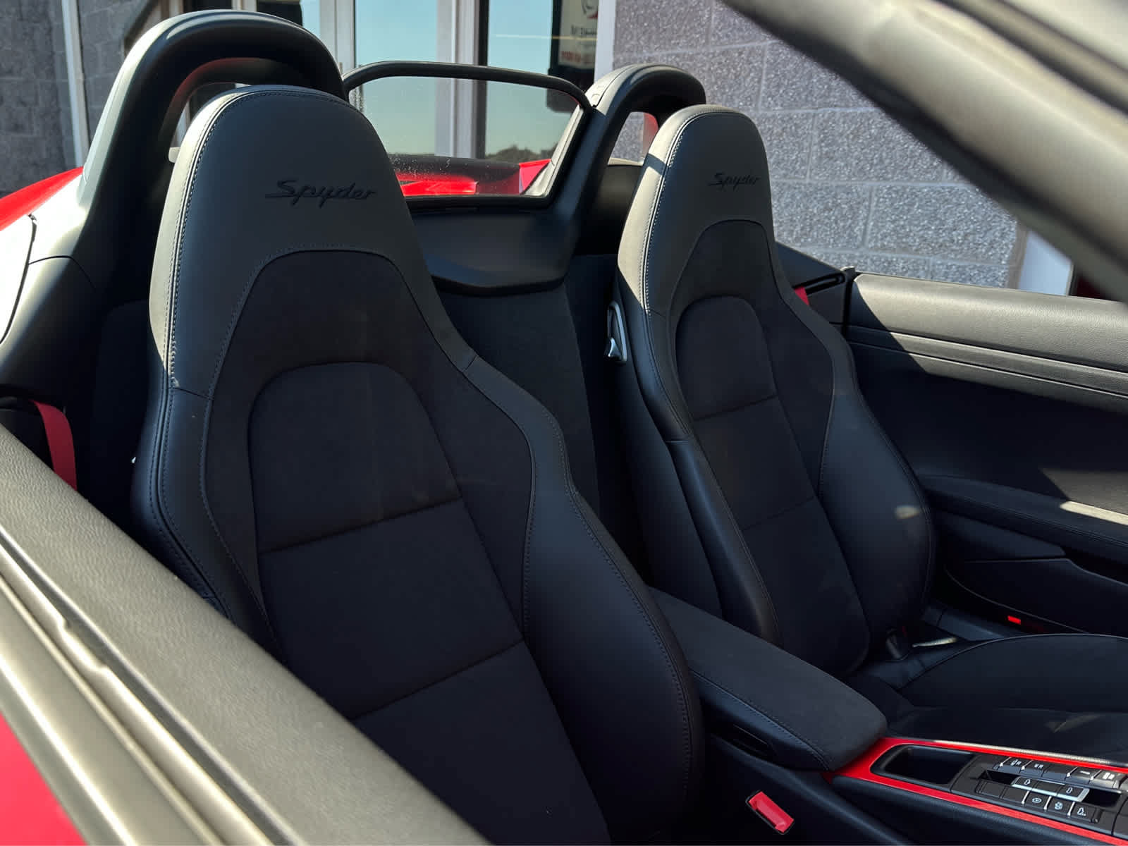 Used 2022 Porsche 718 Boxster Spyder RWD image 11