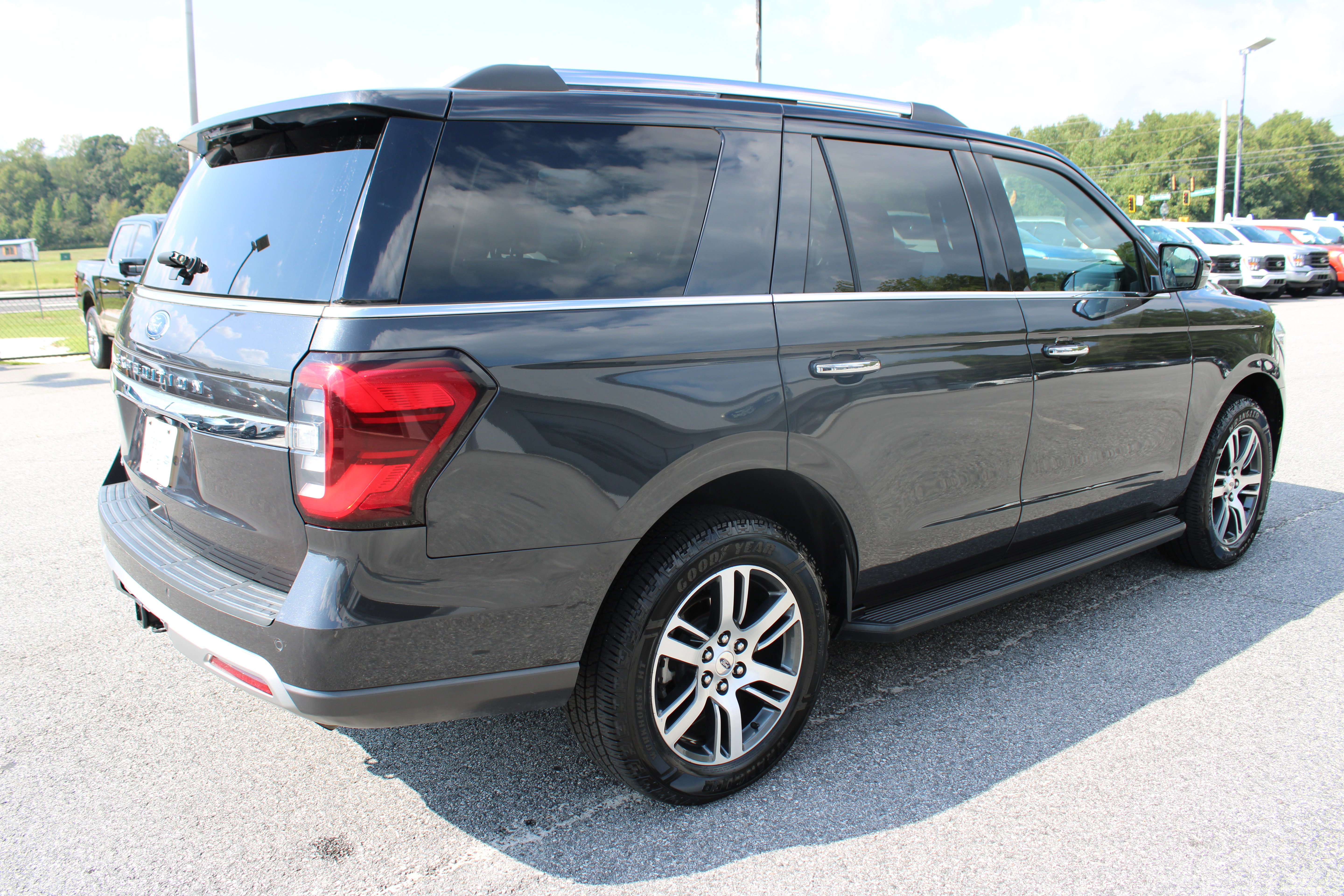 Used 2024 Ford Expedition Limited RWD image 6