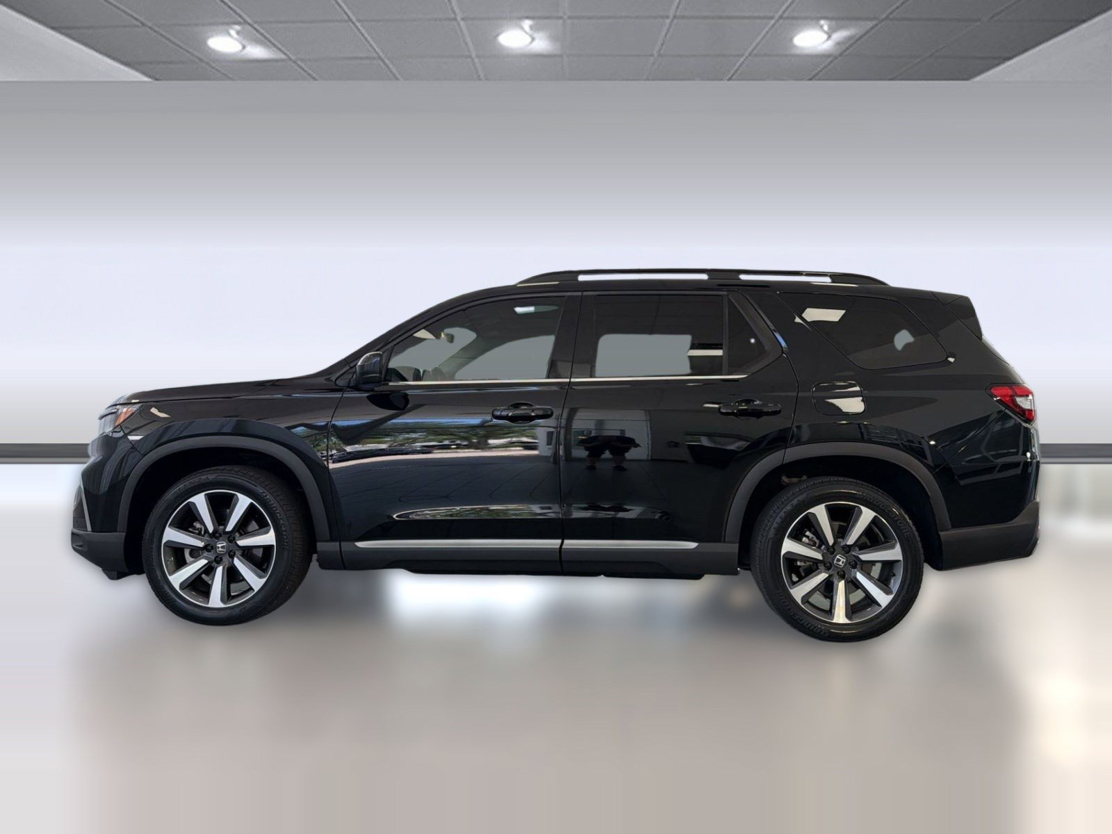 Used 2024 Honda Pilot Touring image 2