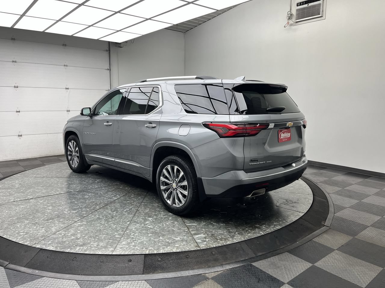 Certified 2023 Chevrolet Traverse Premier w/ LPO, Cargo Package AWD/4WD image 2