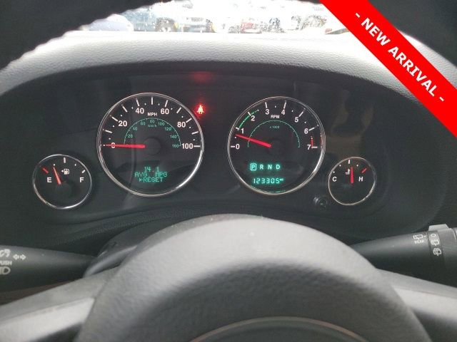 Used 2015 Jeep Wrangler Unlimited Sahara w/ Connectivity Group image 9