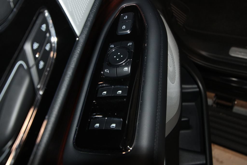 Used 2024 Lincoln Navigator L Reserve AWD/4WD image 6