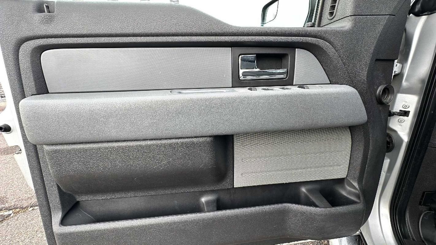 Used 2013 Ford F150 XLT w/ XLT Chrome Pkg image 17