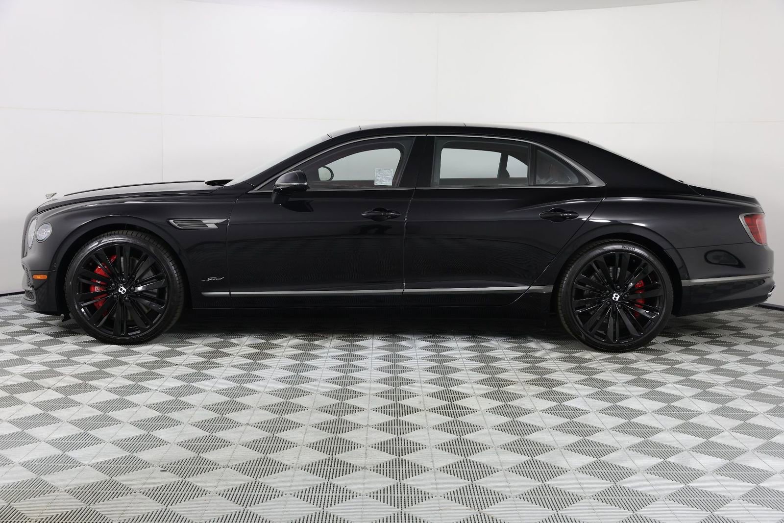 Used 2024 Bentley Flying Spur W12 image 5