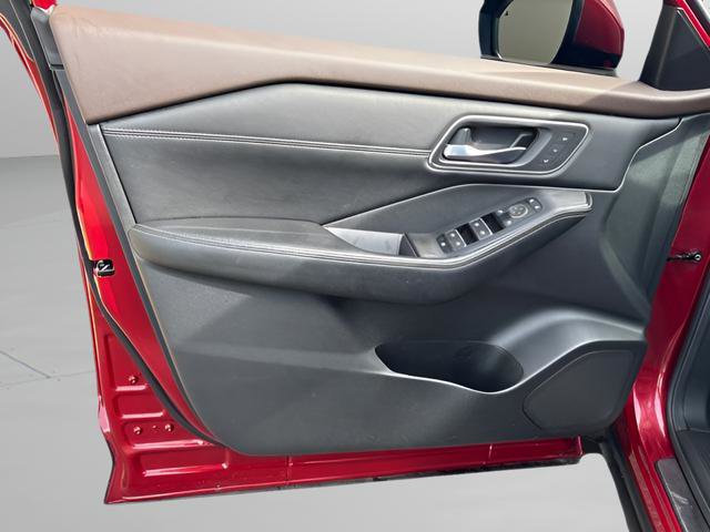 Used 2023 Nissan Rogue Platinum w/ Platinum Premium Package image 13