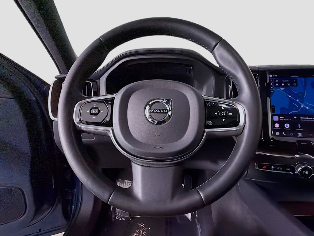 Used 2023 Volvo XC60 B5 Ultimate w/ Protection Package Premier FWD image 11