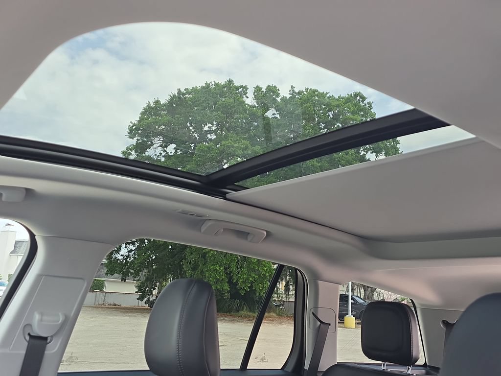 New 2025 Lincoln Aviator 2WD w/ Equipment Group 101A image 32