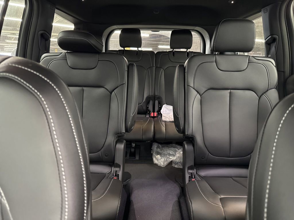 Used 2025 Jeep Grand Cherokee L Limited w/ MOPAR Finishing Package image 20