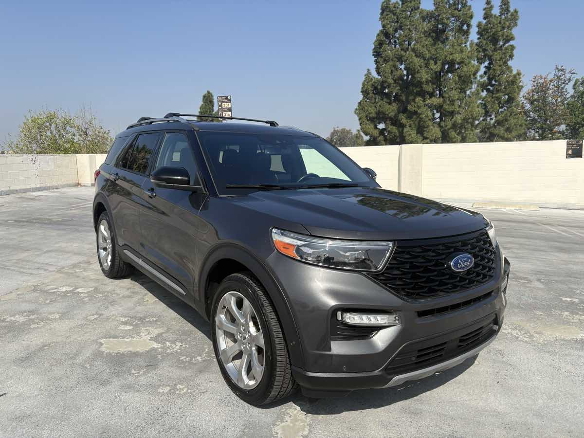 Used 2020 Ford Explorer Platinum w/ Premium Technology Package image 34