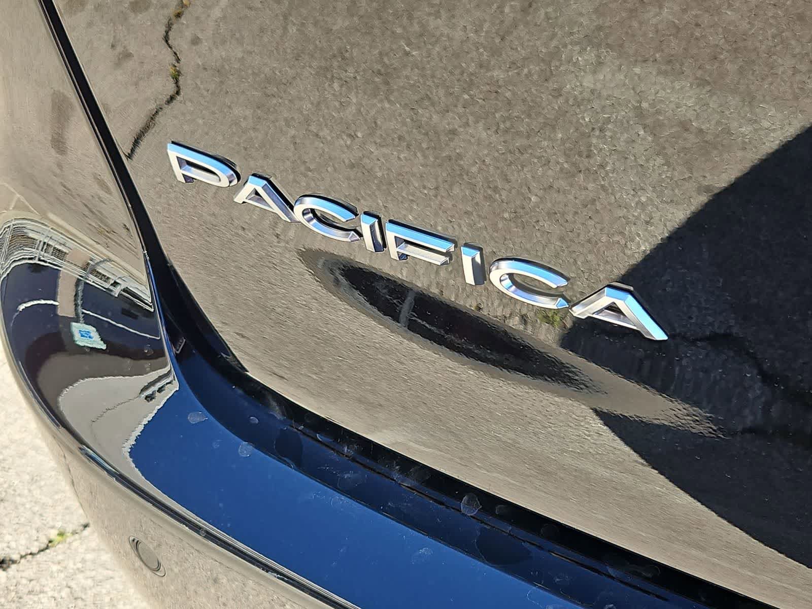 New 2026 Chrysler Pacifica Pinnacle image 12