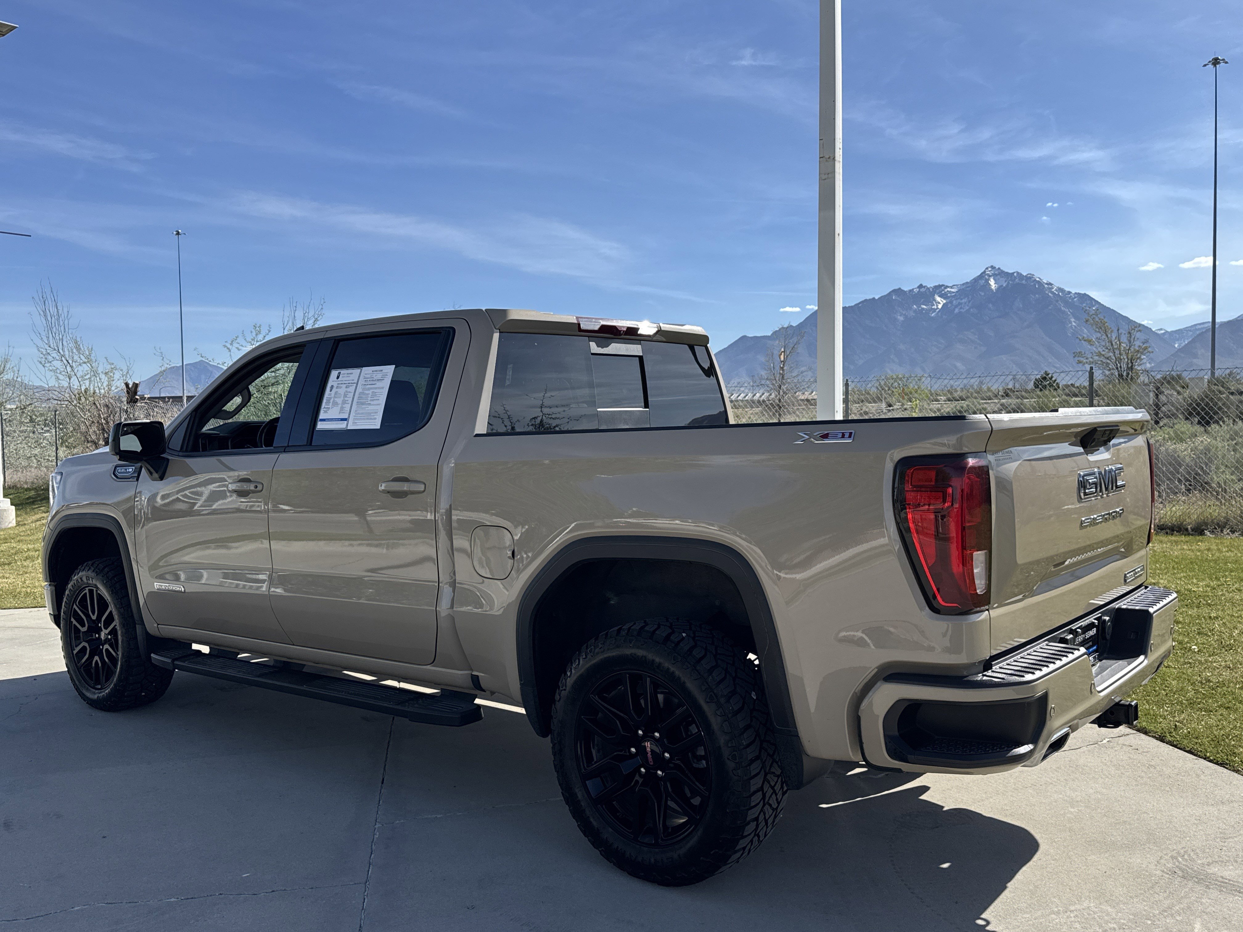 Used 2023 GMC Sierra 1500 Elevation w/ Elevation Premium Package image 3