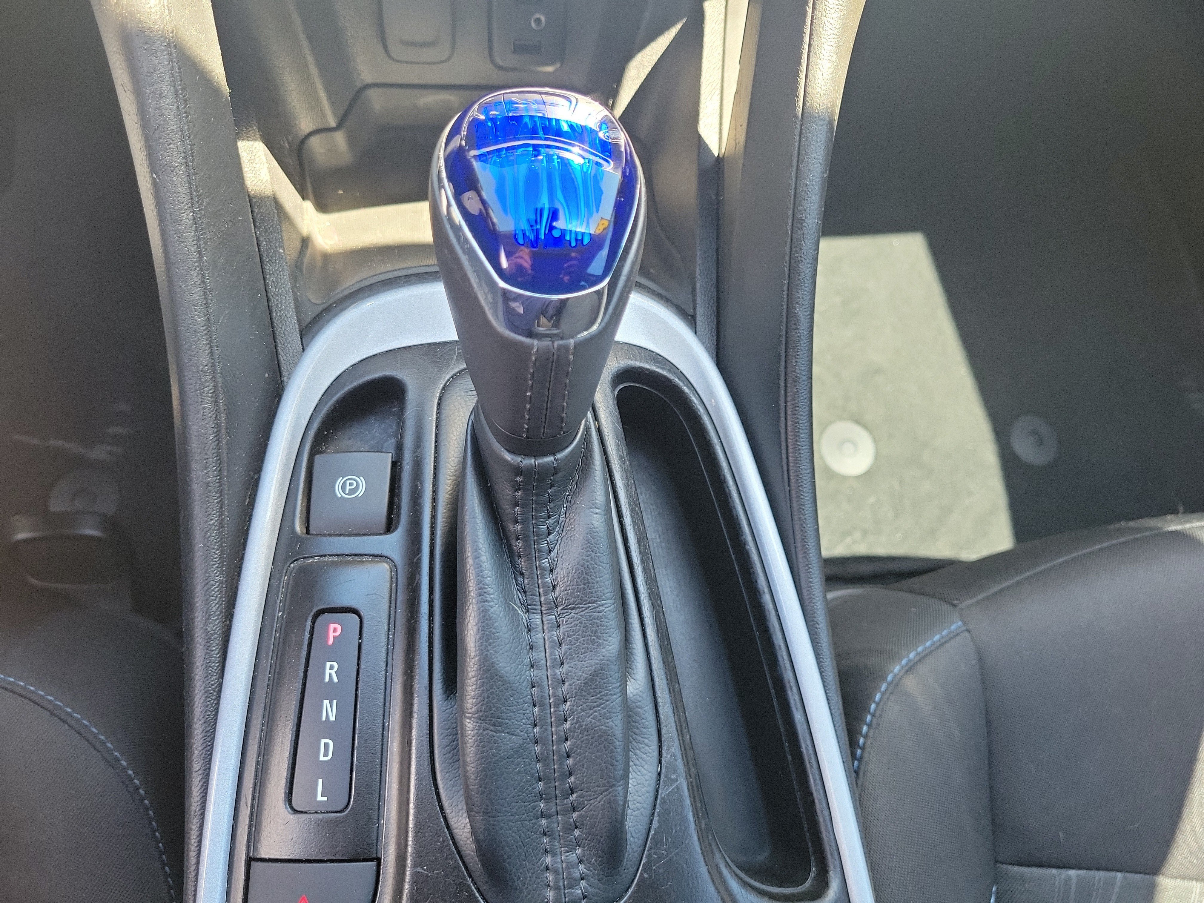 Used 2018 Chevrolet Volt LT w/ Comfort Package FWD image 25
