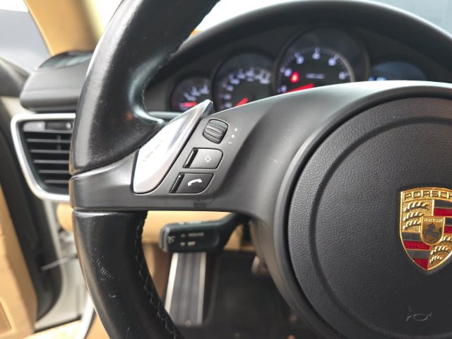 Used 2015 Porsche Panamera RWD image 17