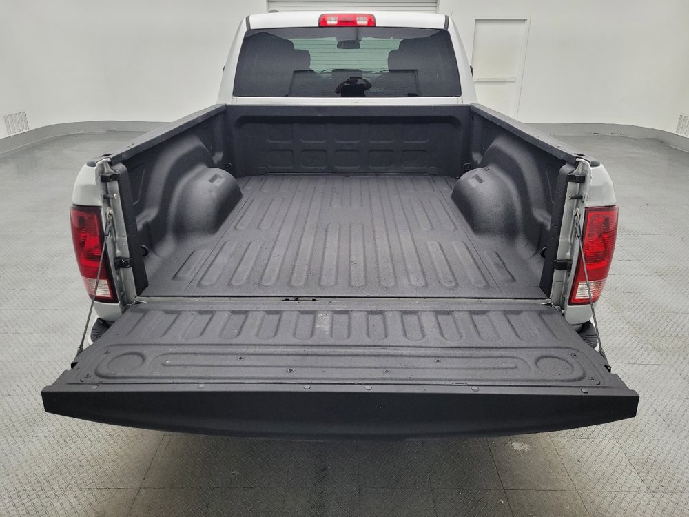 Used 2018 RAM 1500 Express AWD/4WD image 29