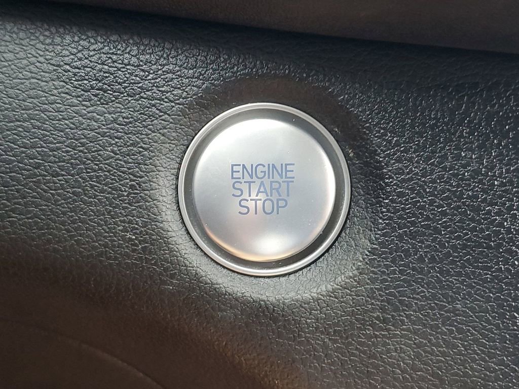 Used 2019 Hyundai Santa Fe Limited image 38