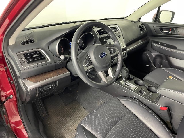 Used 2017 Subaru Outback 2.5i Limited w/ Popular Package #5 AWD/4WD image 3