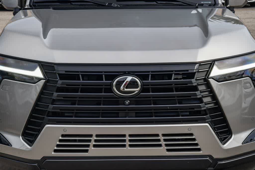 Used 2024 Lexus GX 550 w/ Accessory Package (2T) AWD/4WD image 5