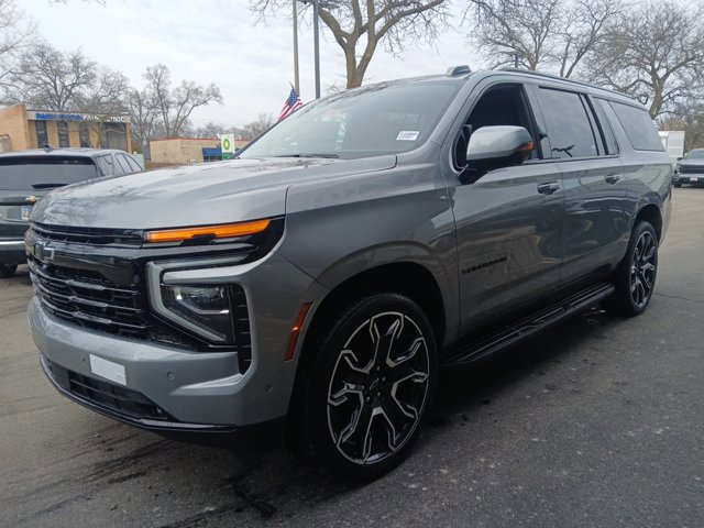 New 2026 Chevrolet Suburban RST w/ RST Capability Package AWD/4WD image 6