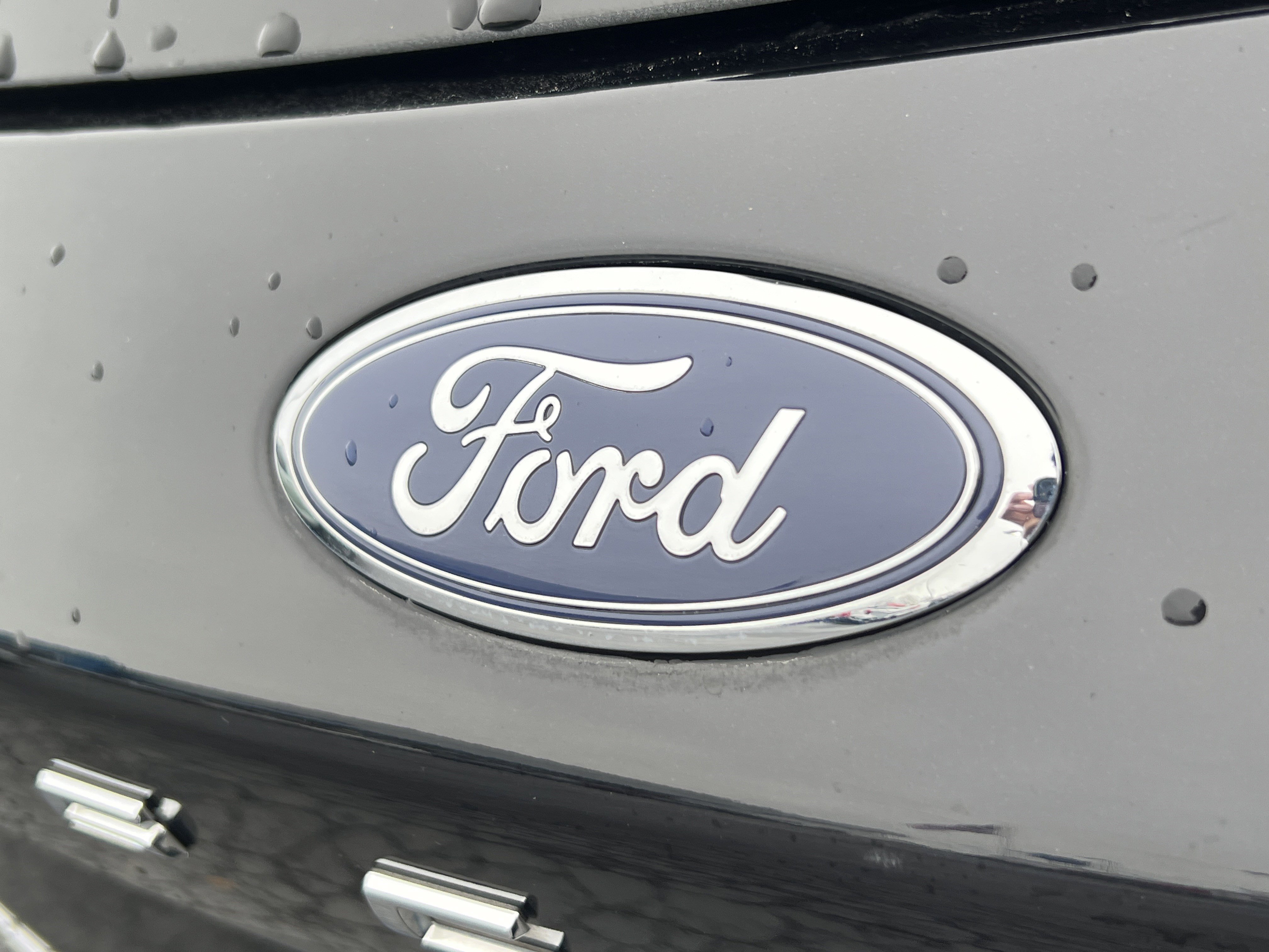 Used 2021 Ford Escape SEL w/ Technology Package image 8