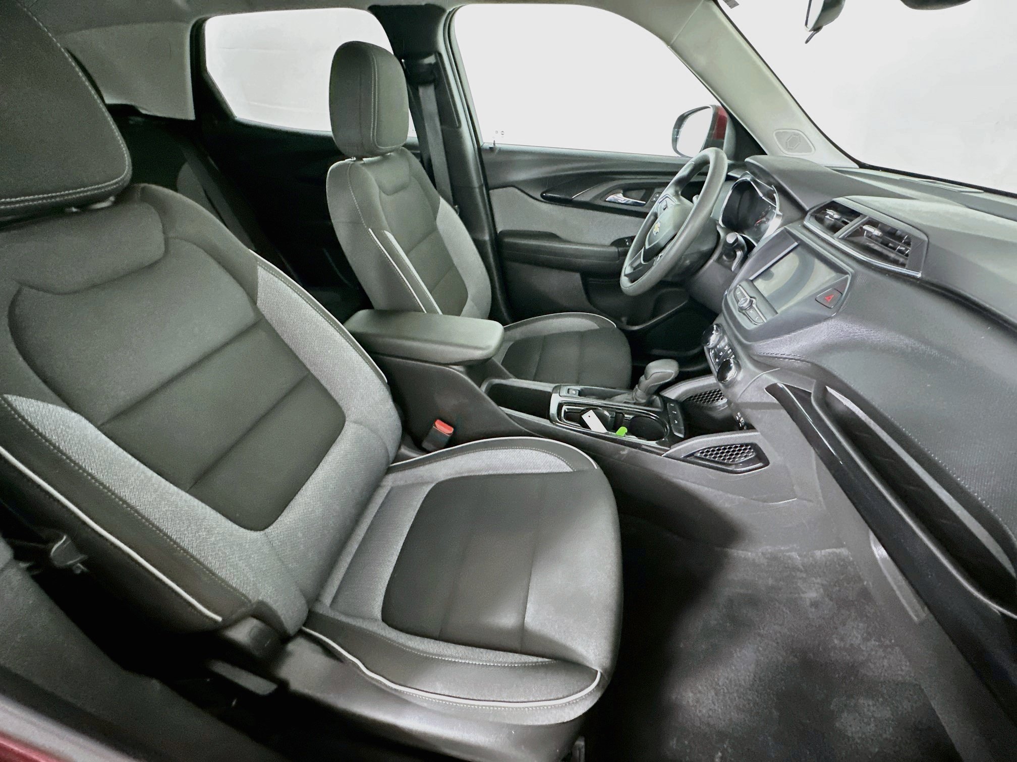 Used 2023 Chevrolet TrailBlazer LT FWD image 29
