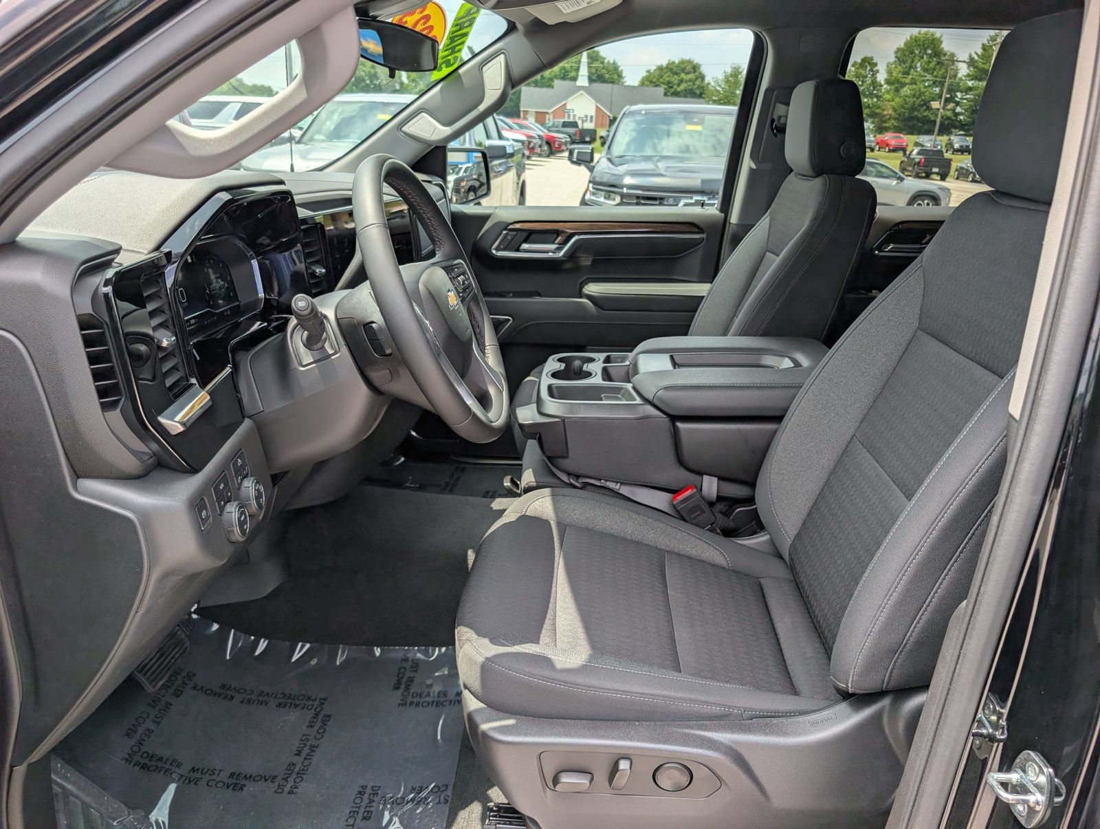 Used 2023 Chevrolet Silverado 1500 LT AWD/4WD image 16