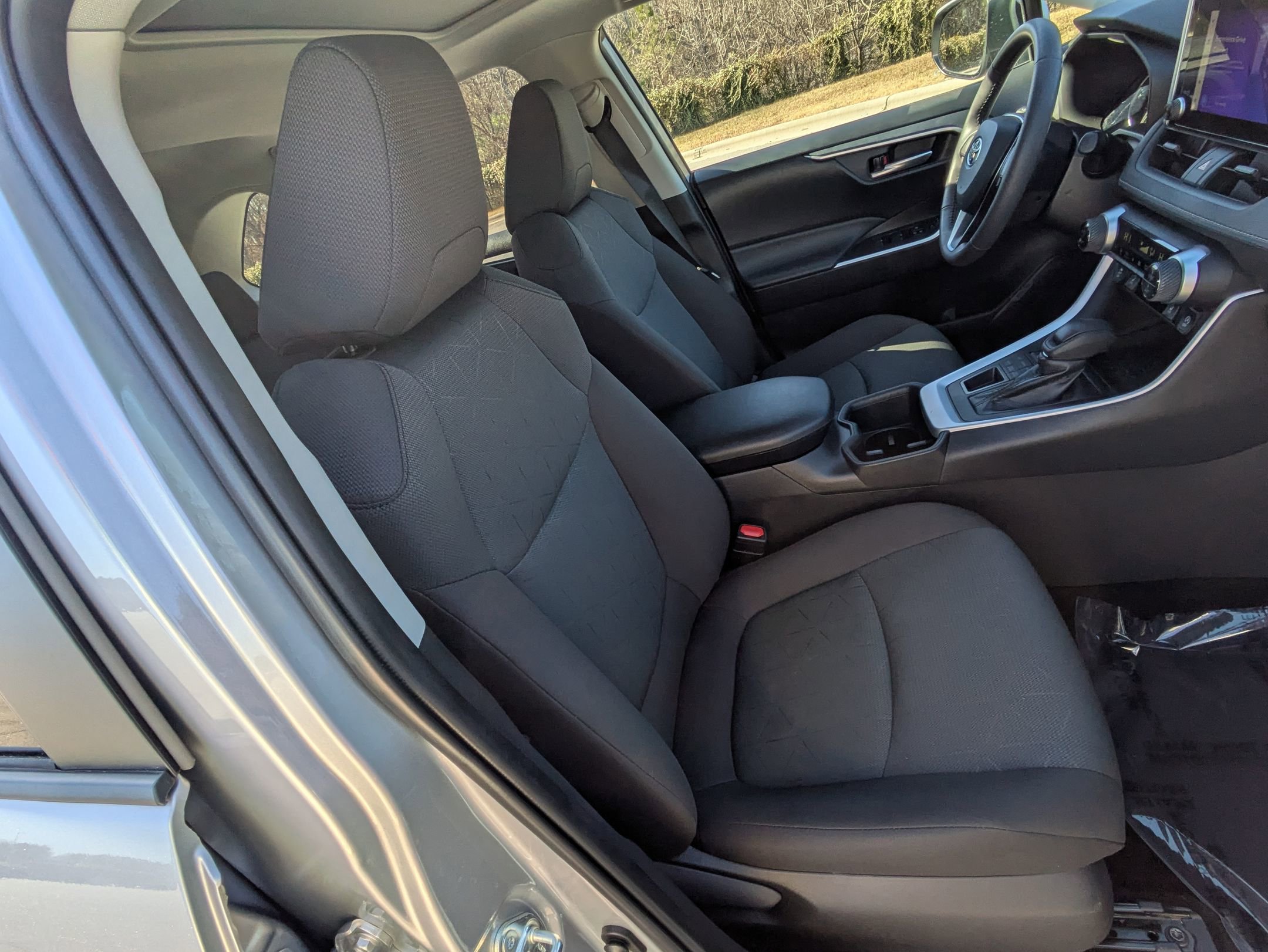 Used 2024 Toyota RAV4 XLE w/ Convenience Package image 29