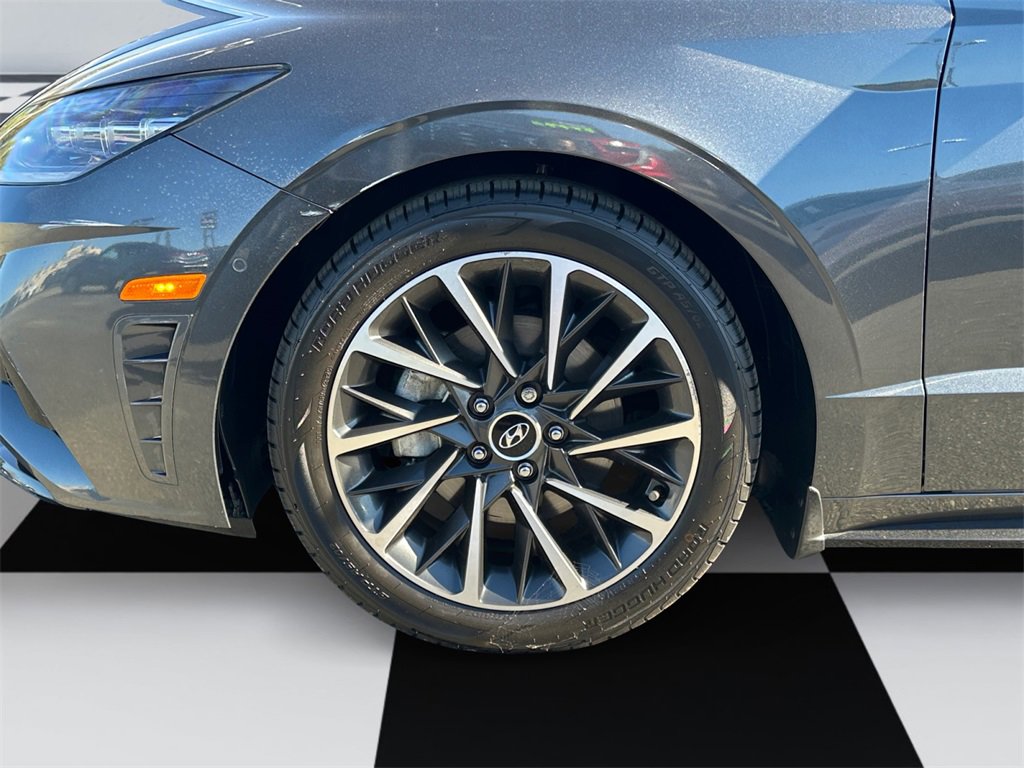 Used 2022 Hyundai Sonata Limited w/ Winter Weather Package image 14