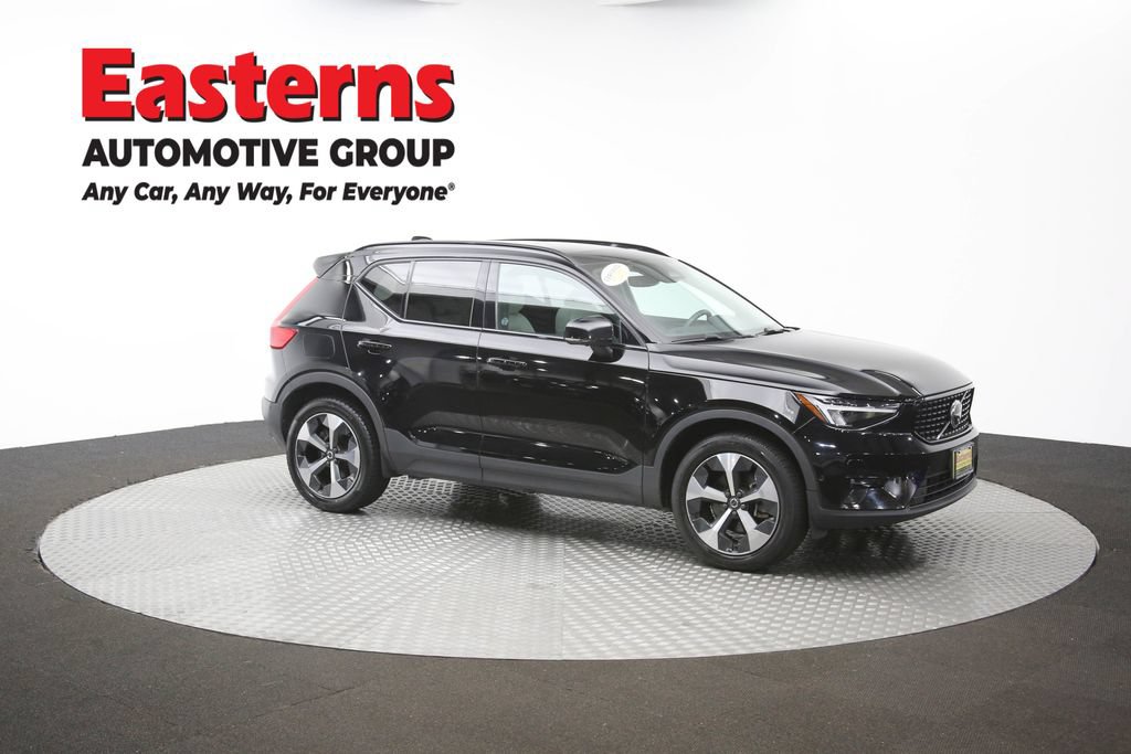 Used 2023 Volvo XC40 B4 Ultimate FWD image 42
