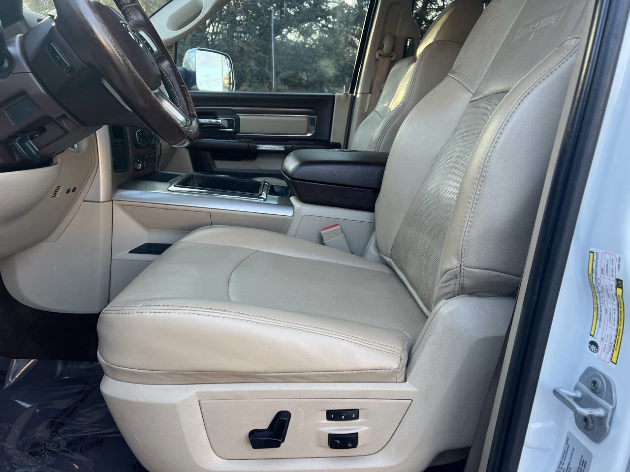 Used 2015 RAM 3500 Laramie image 19