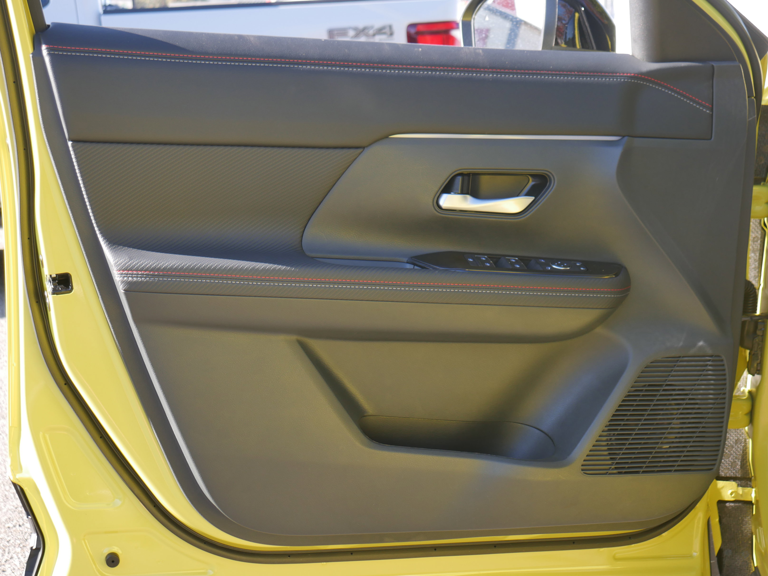 New 2026 Nissan Kicks SR w/ Cold Weather Package image 31