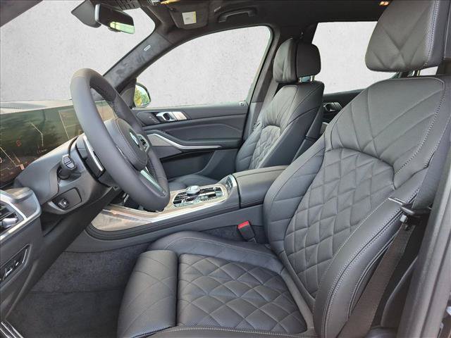 Used 2027 BMW X7 xDrive40i w/ M Sport Package AWD/4WD image 4