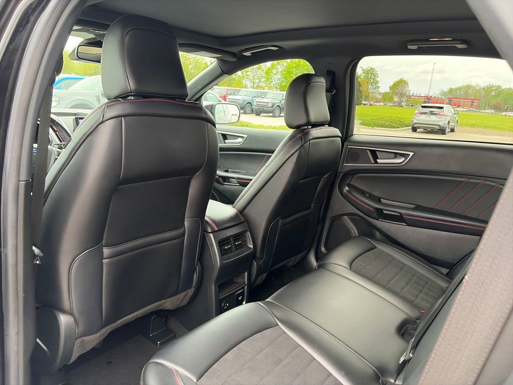 Used 2022 Ford Edge ST-Line AWD/4WD image 28