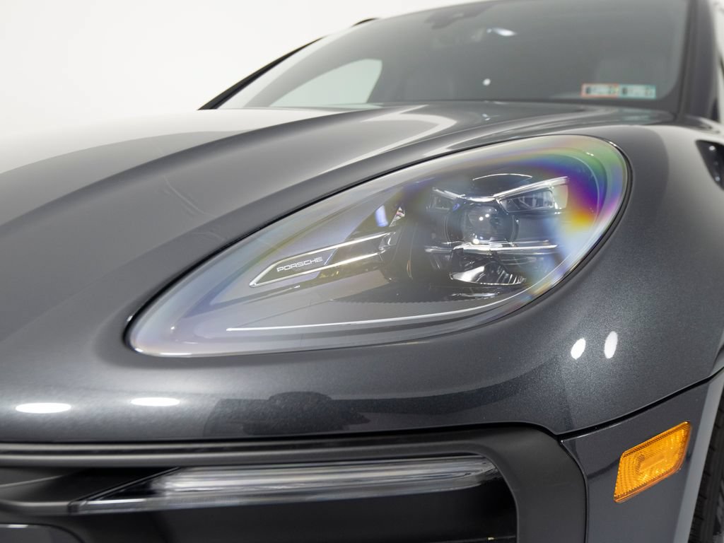 Certified 2026 Porsche Macan AWD/4WD image 42